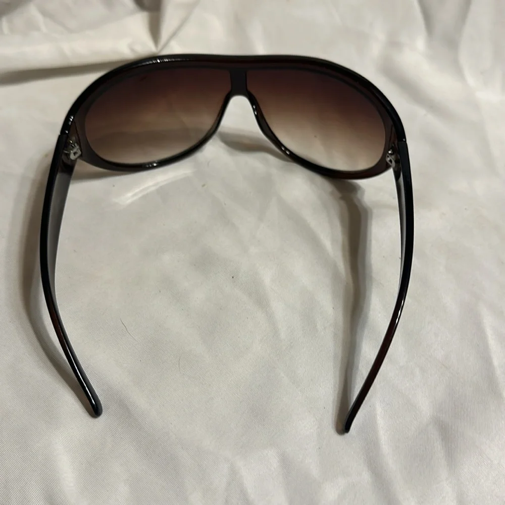 Kenneth Cole Round Sunglasses Brown